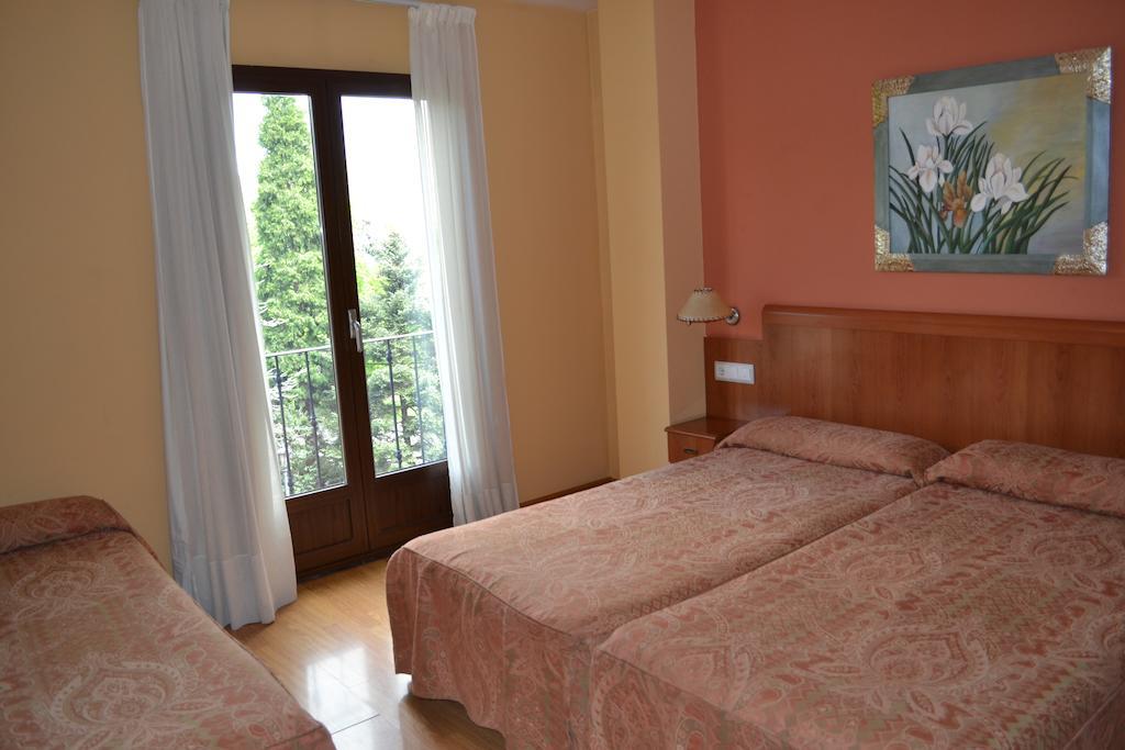 Hostal Quevedo Leon Room photo