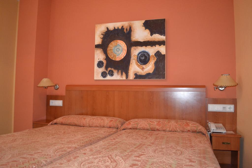 Hostal Quevedo Leon Room photo